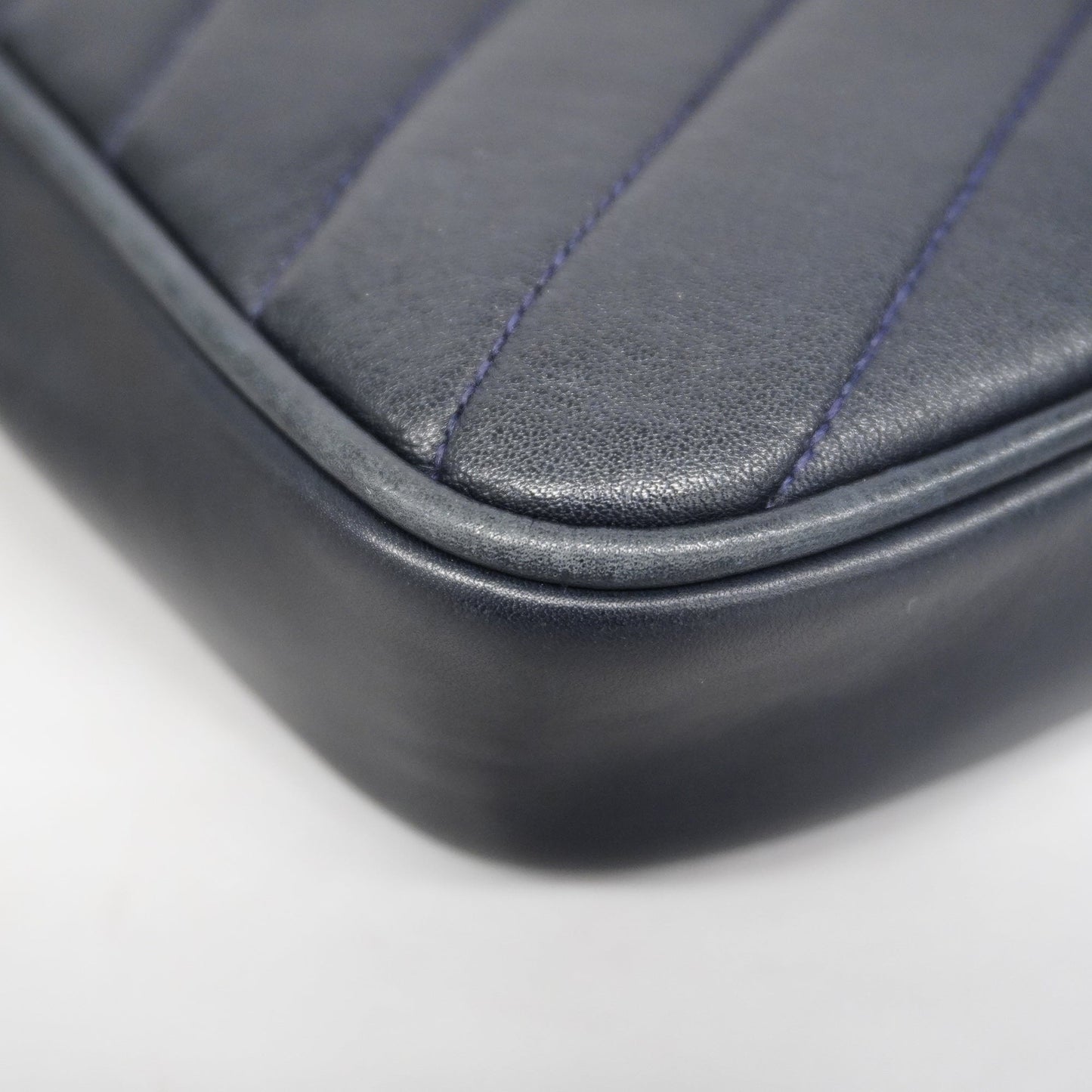 CHANEL   V Stitch Leather Shoulder Bag Navy