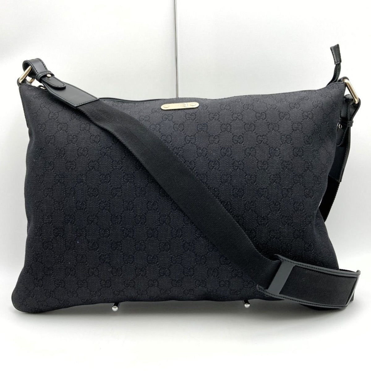 Gucci Black Gg Canvas Shoulder Bag Sling Bag ()