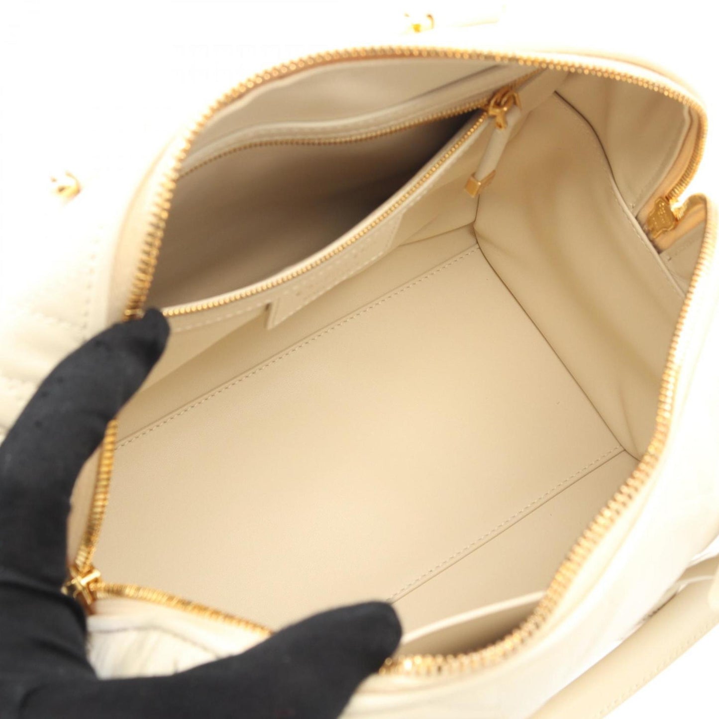 Christian Dior White Leather Handbag ()
