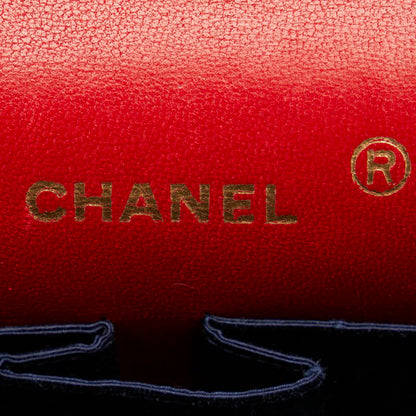 Chanel Medium Classic Double Flap Bag Leather Shoulder Bag in Good condition