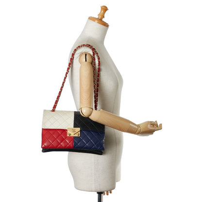 Chanel Colorblock Pagoda Flap Bag Leather Shoulder Bag in Good condition