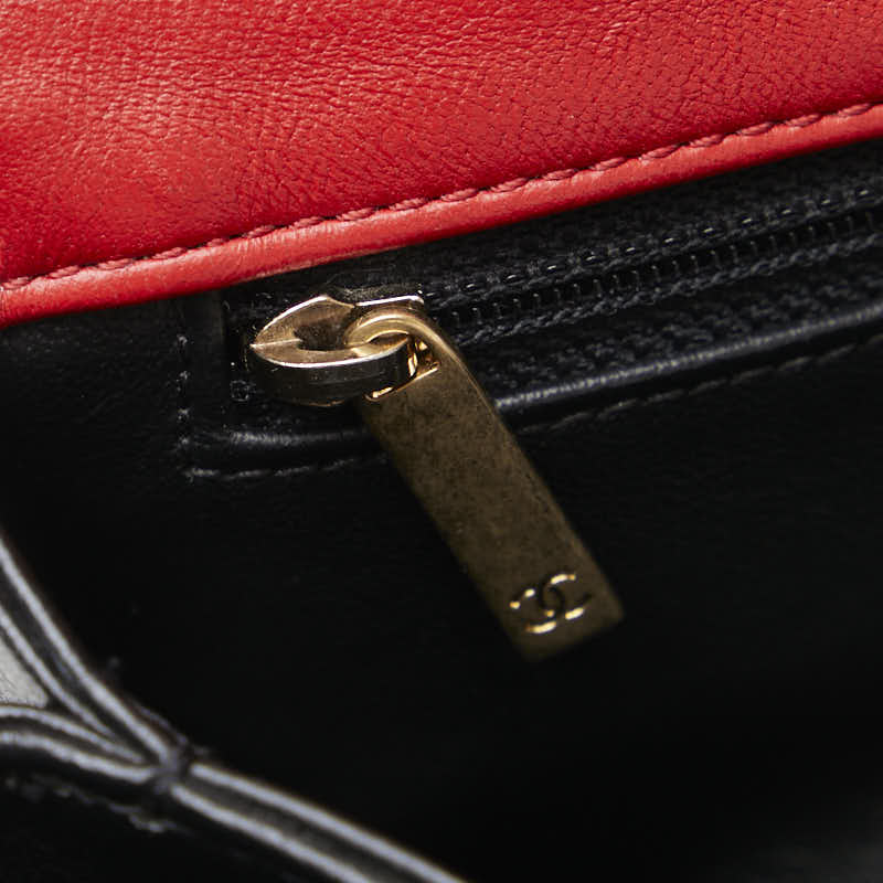 Chanel Colorblock Pagoda Flap Bag Leather Shoulder Bag in Good condition