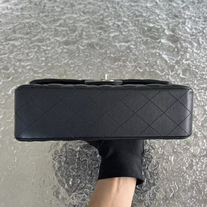 *2019 Receipt* Small Double Flap 23CM Quilted Lambskin Black Silver Hardware Series 27