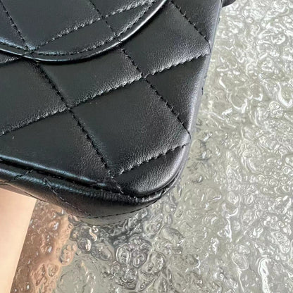 *2019 Receipt* Small Double Flap 23CM Quilted Lambskin Black Silver Hardware Series 27