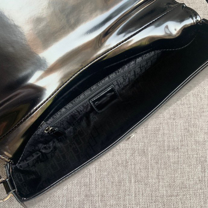 DR082  11.8x5.1x2.6inch
