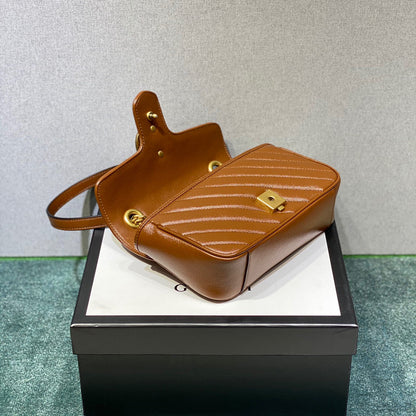 GC181 HIGHEST QUALITY VERSION  Small:8.7x5.1x2.4inch   Medium:10.2x5.9x2.9inch