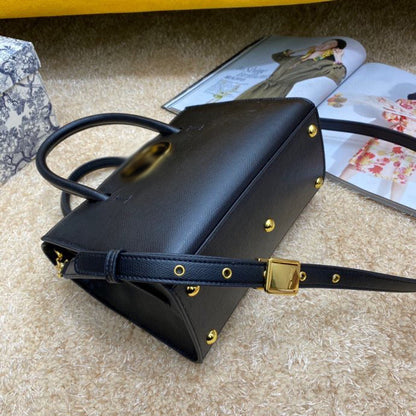 DR123 9.8x7.5x4.7inch