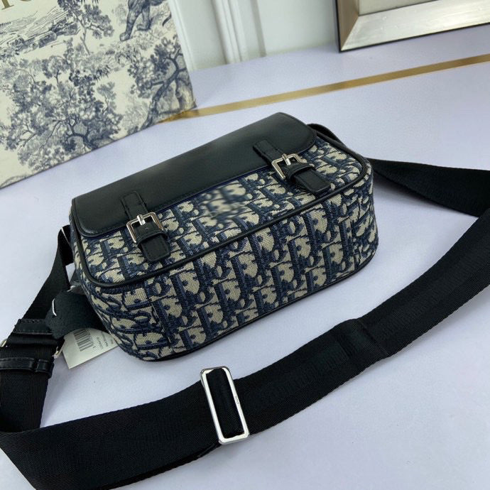 DR127  10.6x7.5x2.8inch