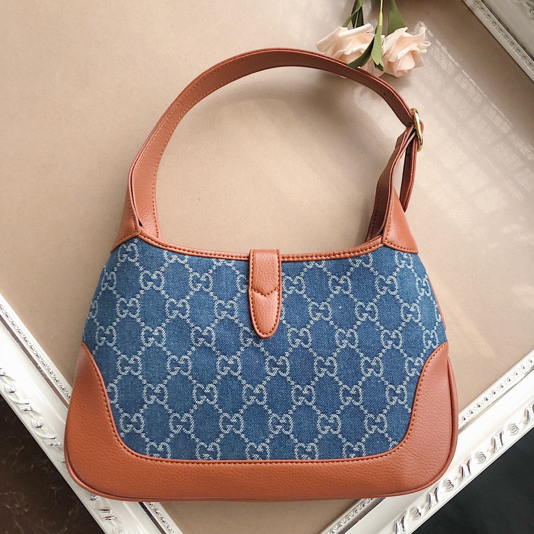 GC231   Mini:7.5x5.1x1.2inch   Small:11x7.5x2inch
