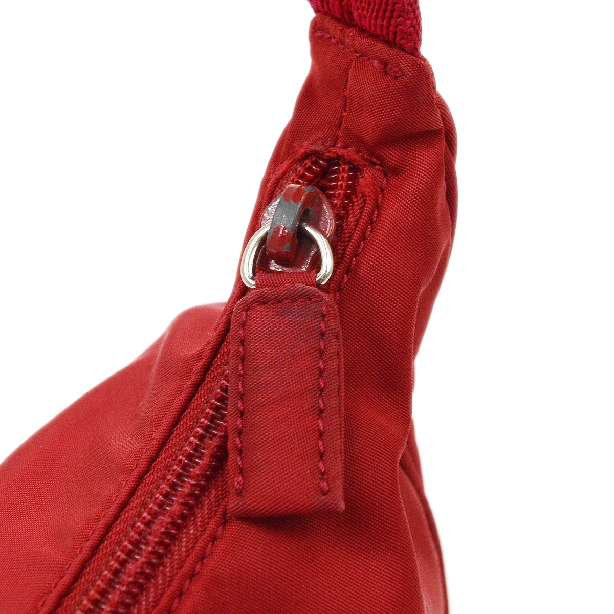 PRADA 28 Red Nylon Hobo Bag GS02301k