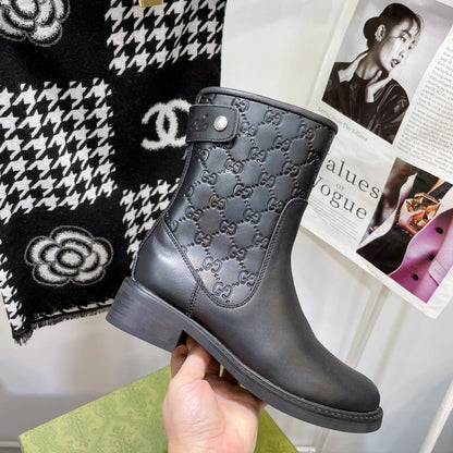 SE695  Size 4-10    Heel:4cm Material: Cowhide  Lining: Sheep skin Sole: Rubber