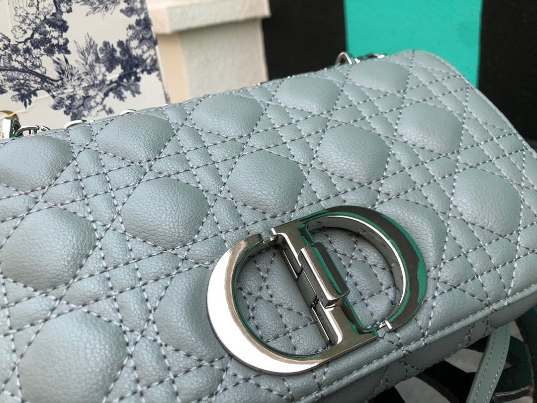 DR207   S:7.9x4.7x2.8inch   M:10x6x3.2inch   L:11x6.7x3.5inch