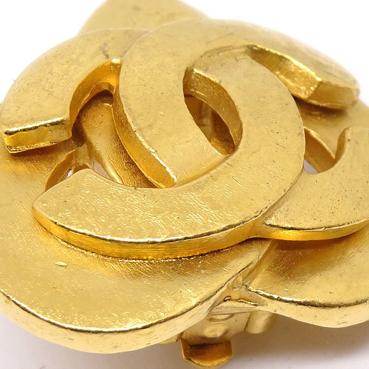 CHANEL 1997 Heart Earrings Gold Small AK38547k