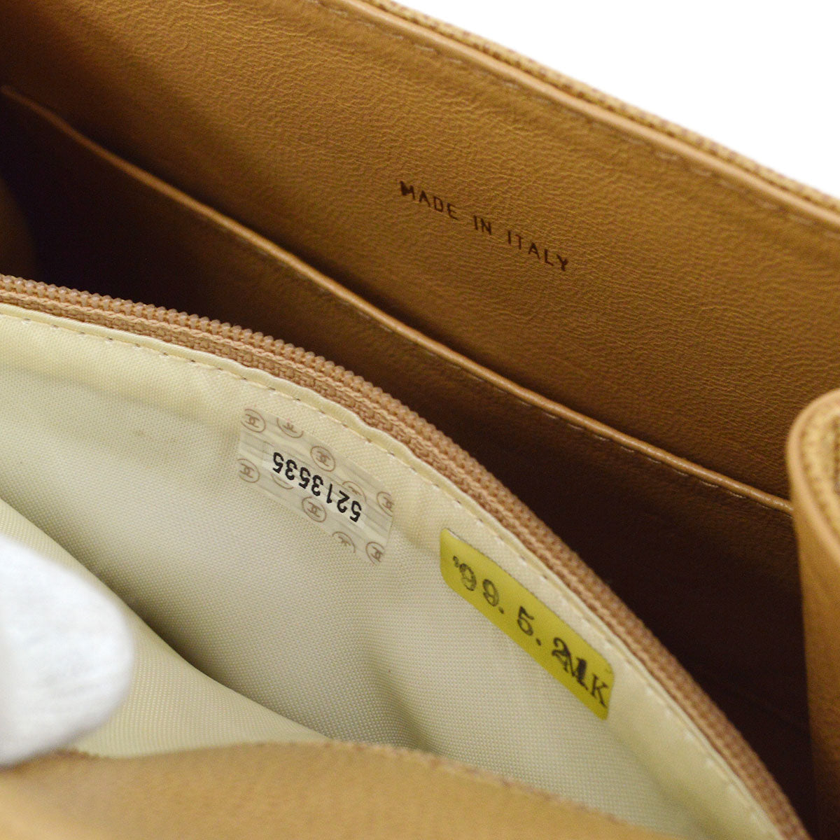 CHANEL 1999 Beige Caviar Trapezoid Shoulder Bag 85359