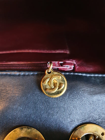 CHANEL  timeless classic jumbo vintage flap Crossbody bag