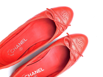 CHANEL 18A Red Quilted CC Logo Classic Ballet Flats 37.5C