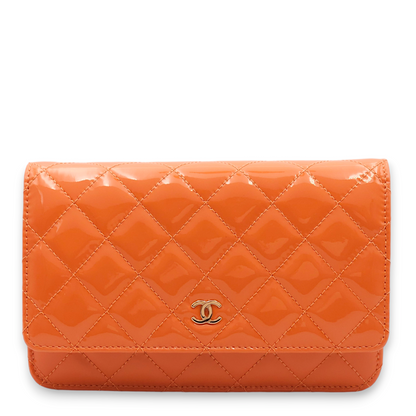 Classic Orange Wallet On Chain in Patent Leather, Gold hardware