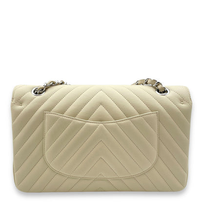 Chevron Classic Double Flap Medium Cream Shoulder Bag in Lambskin, Palladium hardware