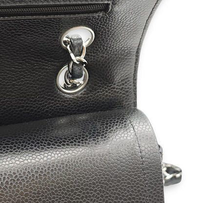 Classic Double Flap Medium Black Shoulder Bag in Caviar Leather, Silver hardware