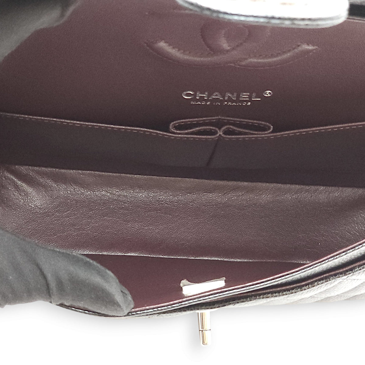 Classic Double Flap Medium Black Shoulder Bag in Caviar Leather, Silver hardware