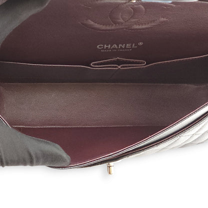 Classic Double Flap Medium Black Shoulder Bag in Caviar Leather, Silver hardware