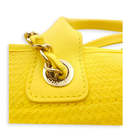 Deauville 33x24x13cm Yellow Shoulder Bag in Calf, Mixed Fibers, Gold hardware