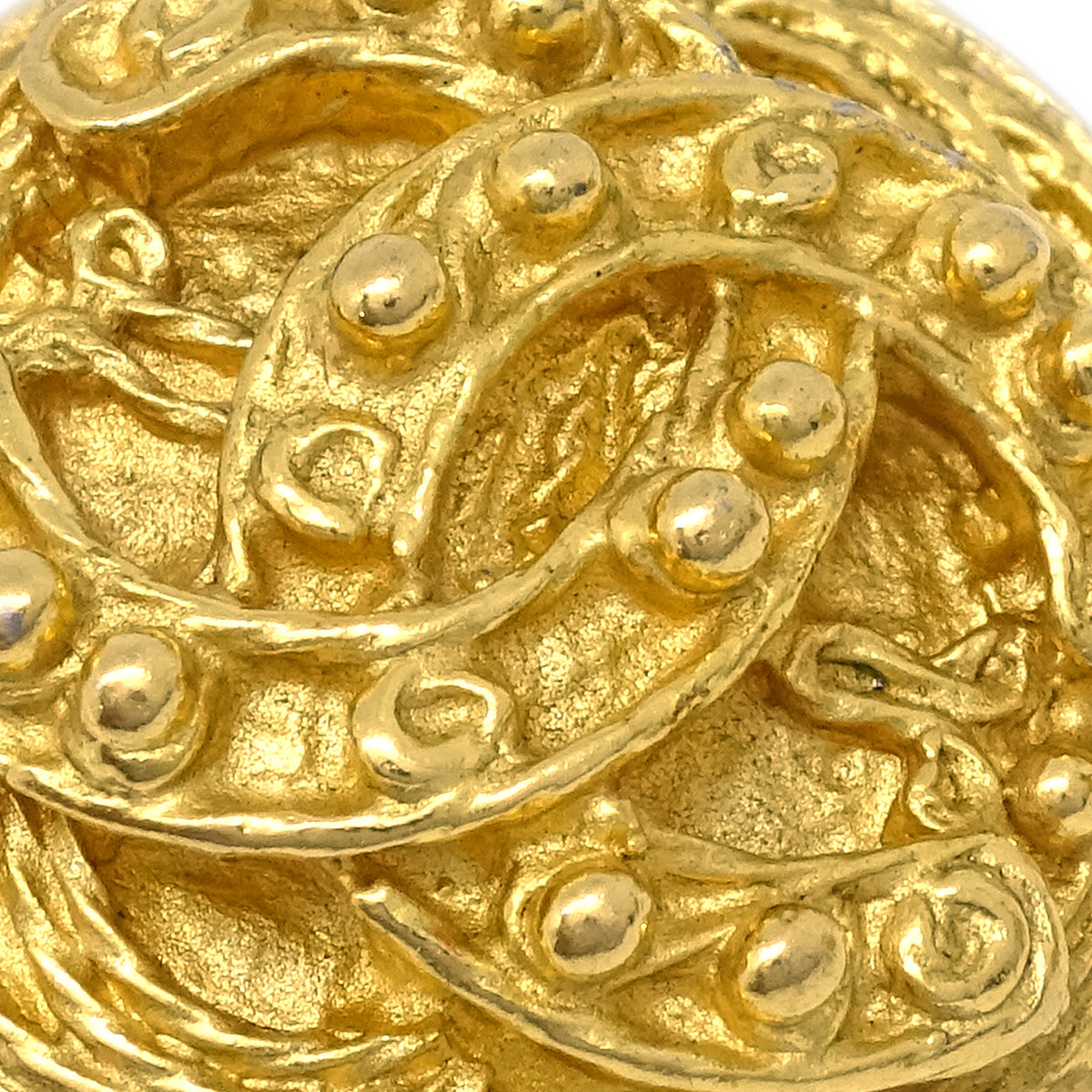 Chanel Filigree Earrings Clip-On Gold 94A
