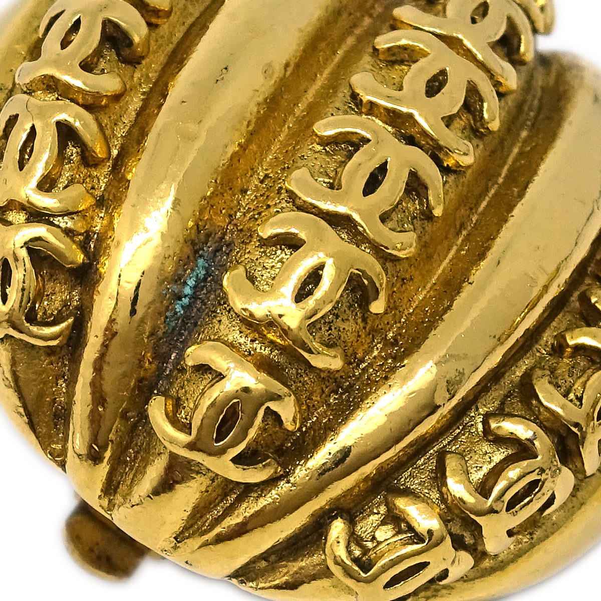 Chanel Button Earrings Clip-On Gold 23