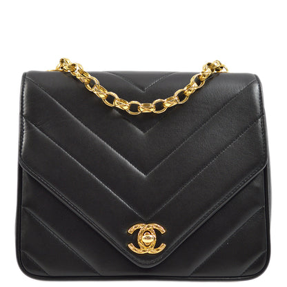 Chanel 1991-1994 Black Lambskin Chevron Chain Shoulder Bag