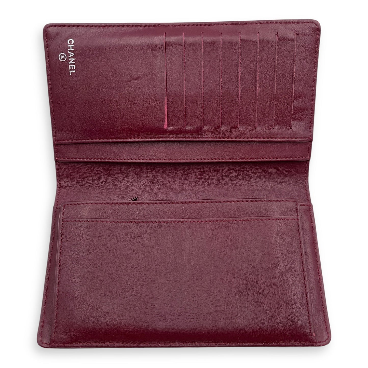 Quilted CC Bi-fold Red Wallet in Patent Leather, Silver hardware