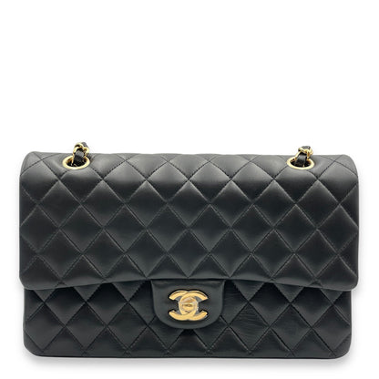 Classic (DF) Medium Black Shoulder Bag in Lambskin, Gold hardware
