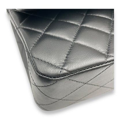 Classic (DF) Medium Black Shoulder Bag in Lambskin, Gold hardware