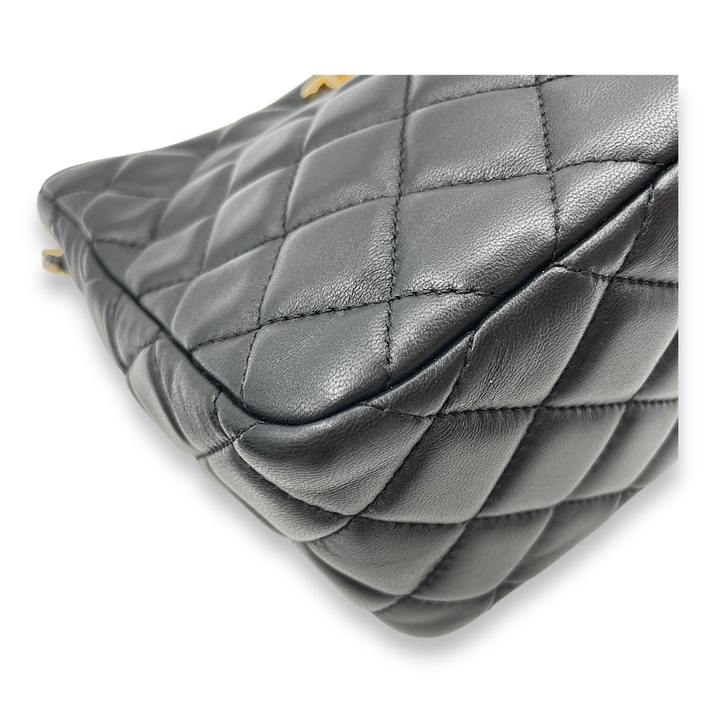 Pearl Crush Seasonal Black Crossbody Bag in Lambskin, Gold hardware