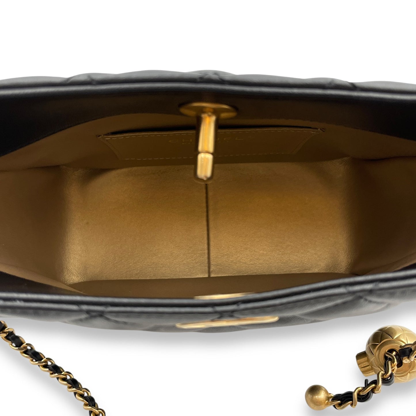 Pearl Crush Seasonal Black Crossbody Bag in Lambskin, Gold hardware