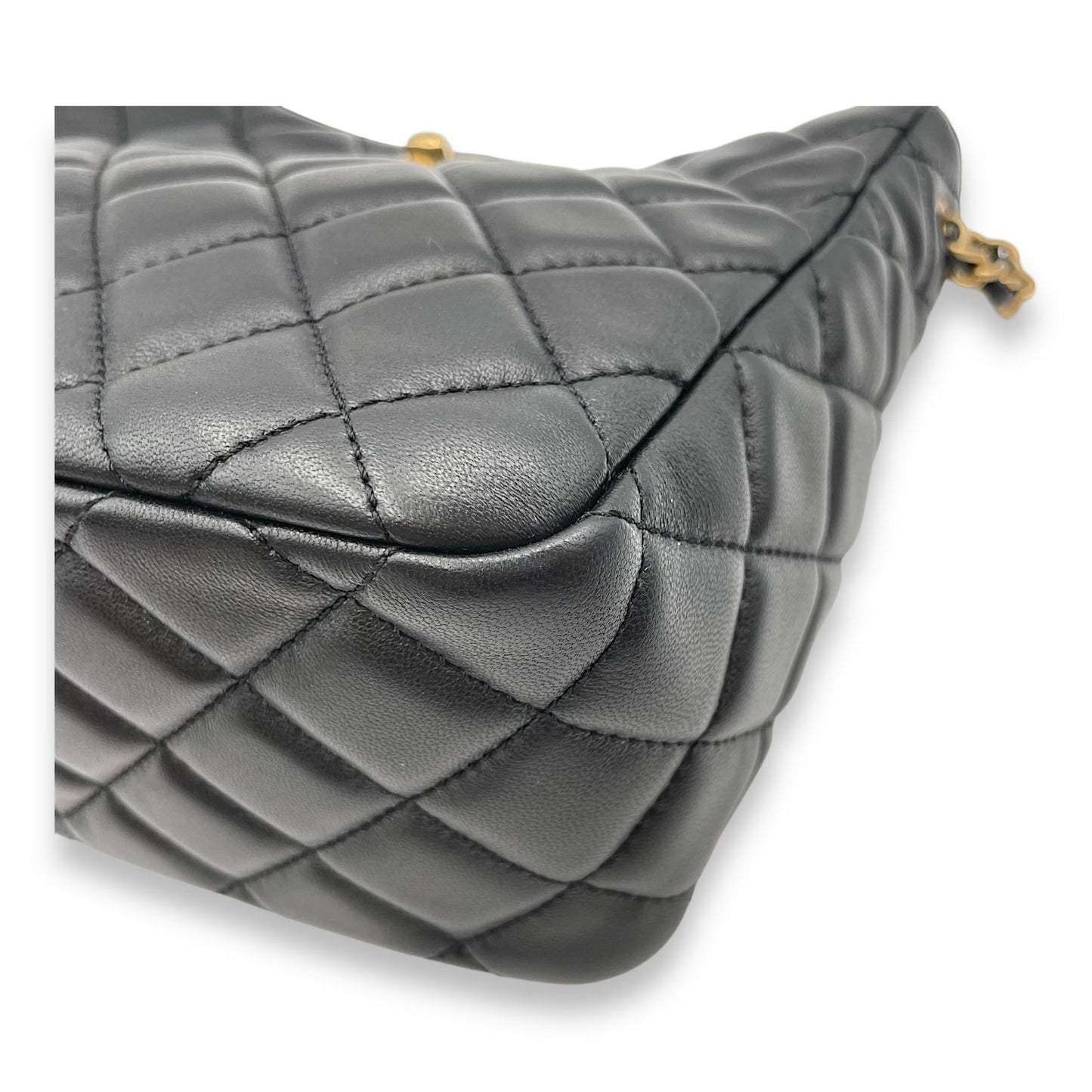 Pearl Crush Seasonal Black Crossbody Bag in Lambskin, Gold hardware