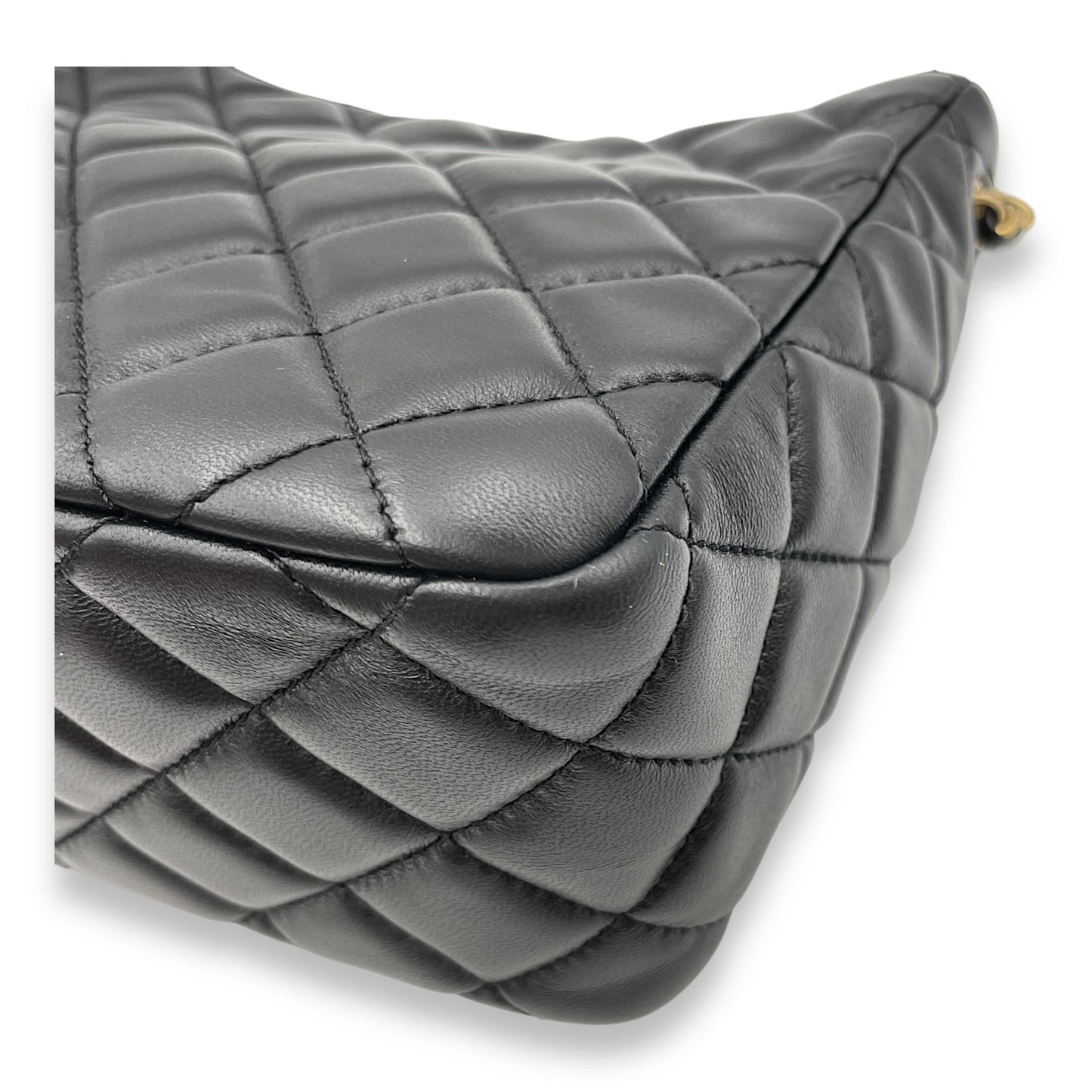 Pearl Crush Seasonal Black Crossbody Bag in Lambskin, Gold hardware