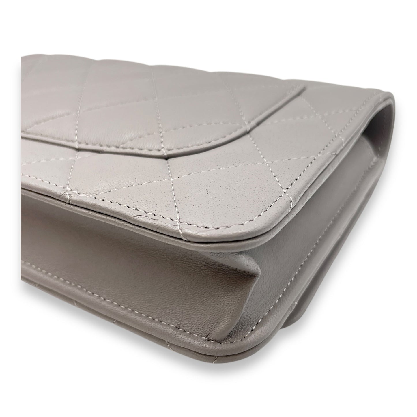 Classic Grey Wallet On Chain in Lambskin, Silver hardware