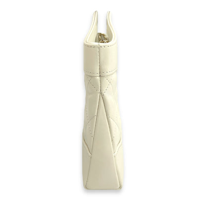 31 Leather Clutch 20 White Crossbody Bag in Calfskin, Gold hardware