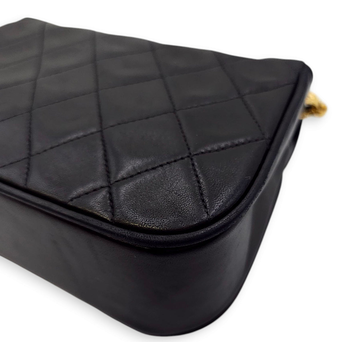 Vintage Flap with Bijoux Chain 17x11x5.5cm Black Crossbody Bag in Lambskin, Gold hardware