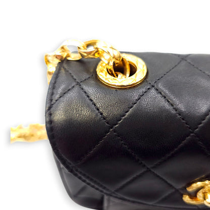 Vintage Flap with Bijoux Chain 17x11x5.5cm Black Crossbody Bag in Lambskin, Gold hardware