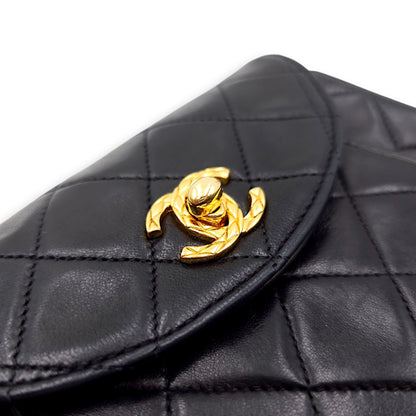 Vintage Flap with Bijoux Chain 17x11x5.5cm Black Crossbody Bag in Lambskin, Gold hardware