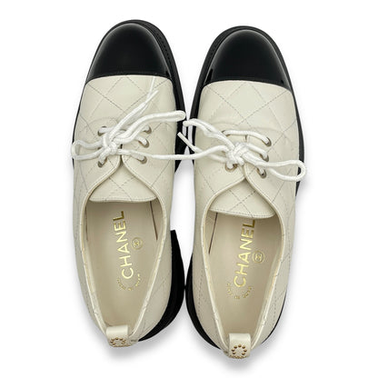 2023 Quilted Bi-color Lace up Shoes 40 Black/White Loafers in Patent, Calf, Silver hardware