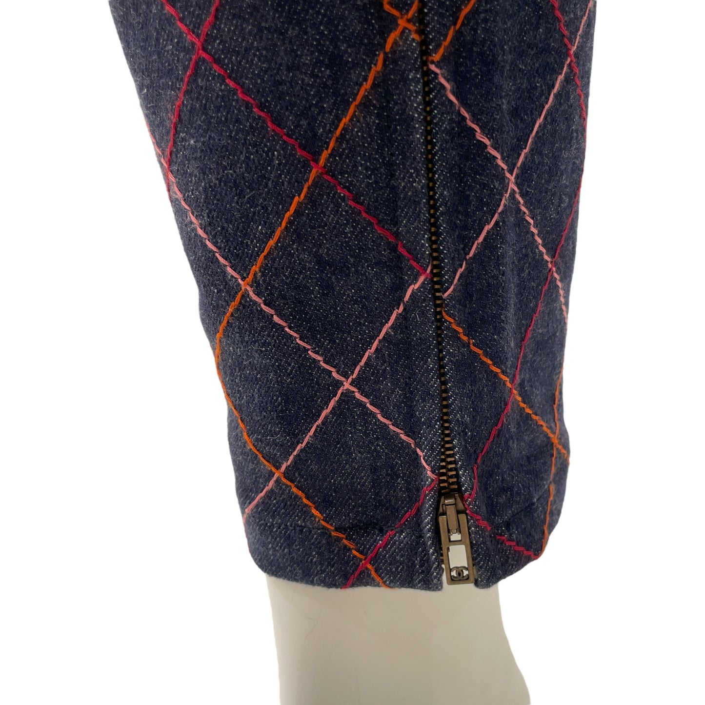 17A 38 Blue Quilted Stretch Jeans with Leo Buttons in Cotton, Spandex, Gold hardware