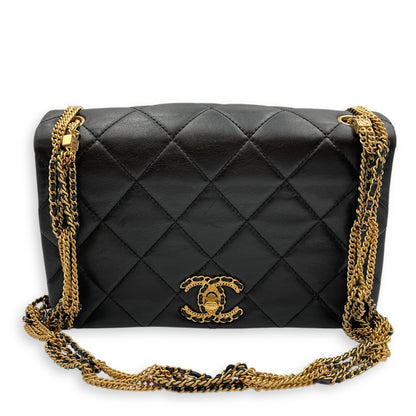 CC Flap Medium Black Shoulder Bag in Lambskin, Gold hardware