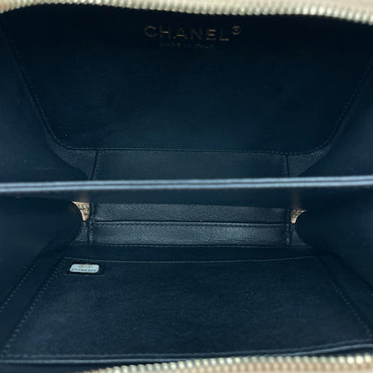 CC Filigree Beige/Black Crossbody Bag in Caviar Leather, Gold hardware