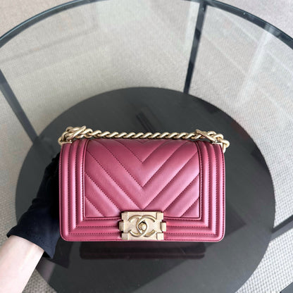 Chanel Boy Small - Chevron Calfskin Red Gold Hardware Series 28