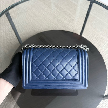 Chanel Boy Small - 20CM Quilted Lambskin Blue Ruthenium Silver Hardware