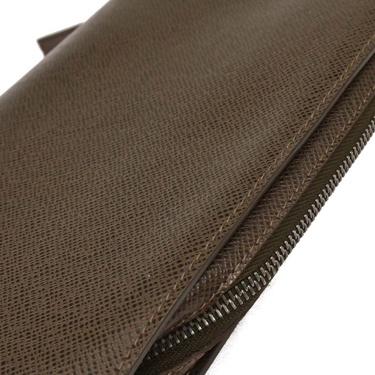 Louis Vuitton 2006 Brown Taiga Baikal Clutch Bag M30188
