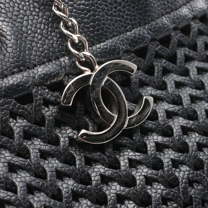 Chanel Caviar Chain Tote Bag  Leather Shoulder Bag in Good condition
