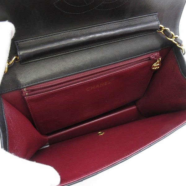 Chanel Quilted Leather Single Flap Bag Leather Crossbody Bag in Good condition